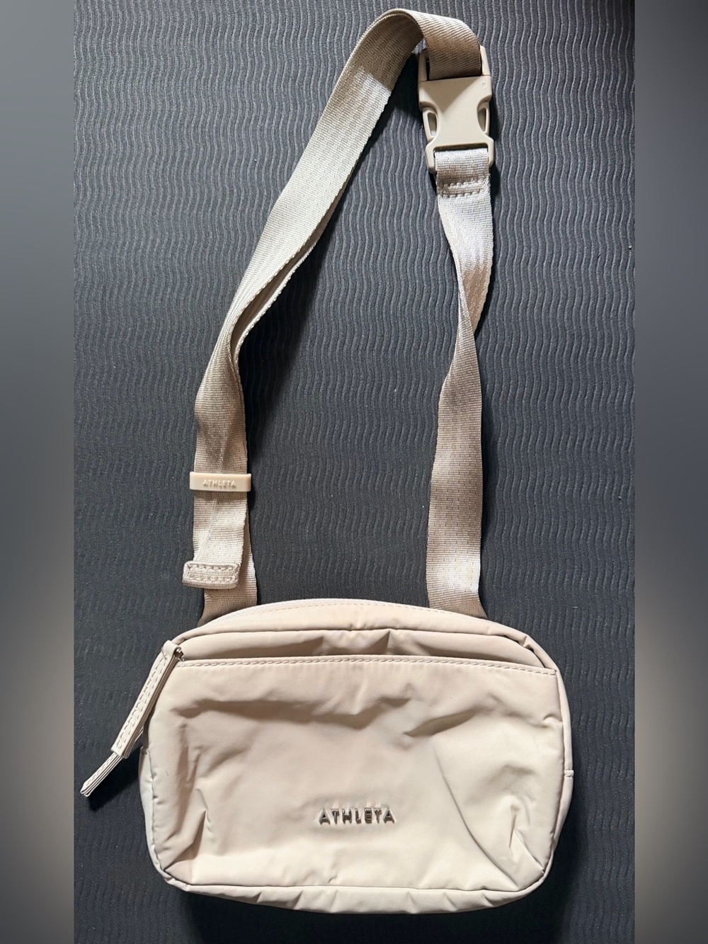 Athleta tan/cream belt bag with adjustable strap
